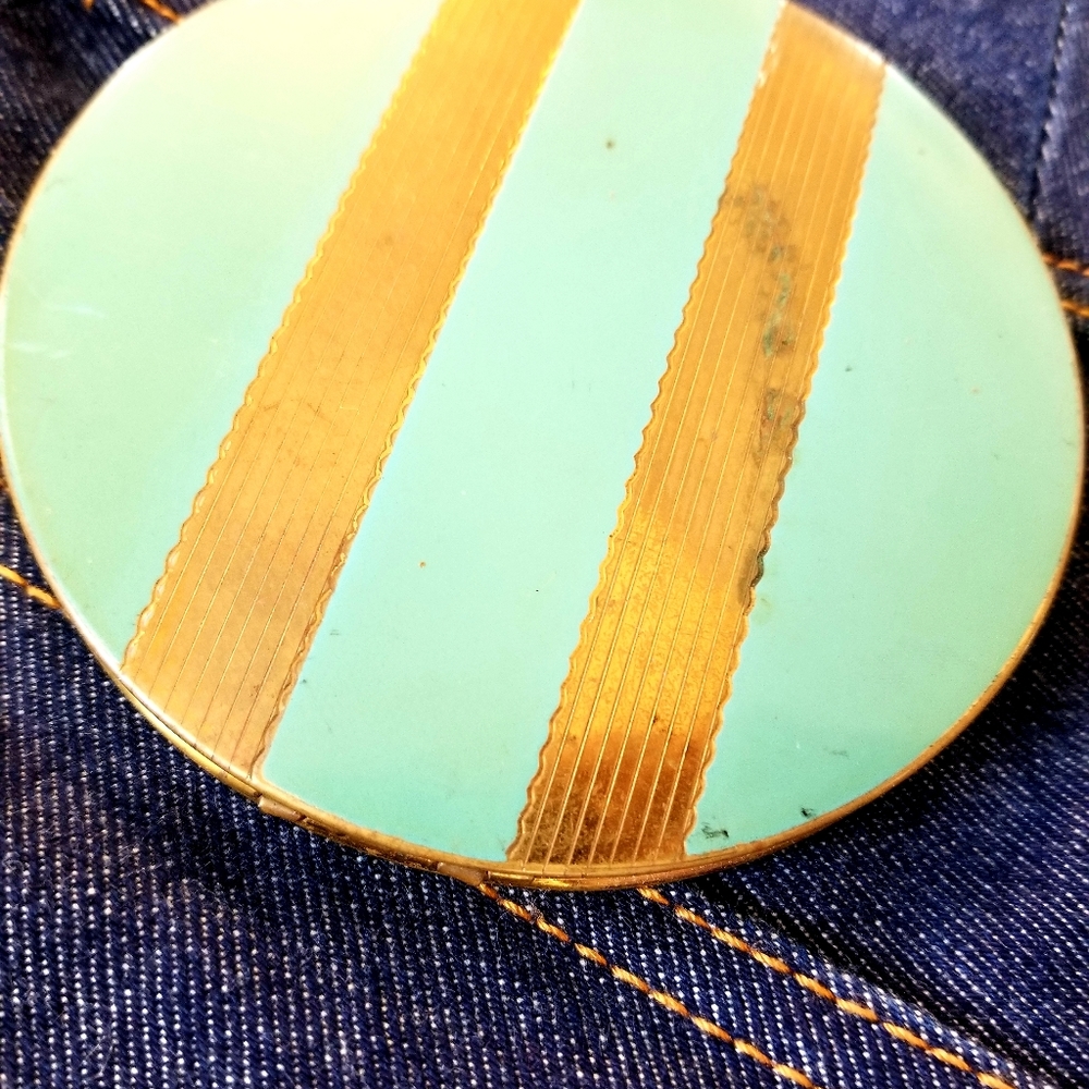 1950s Vintage compact powder
